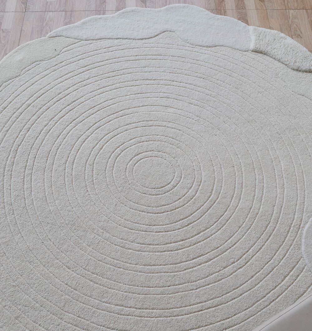 Carpets Dubai – Modern, Vintage, Silk & Home Carpet Collection Modern carpet for living room in Dubai with elegant design, durable finish, and soft texture for home décor.