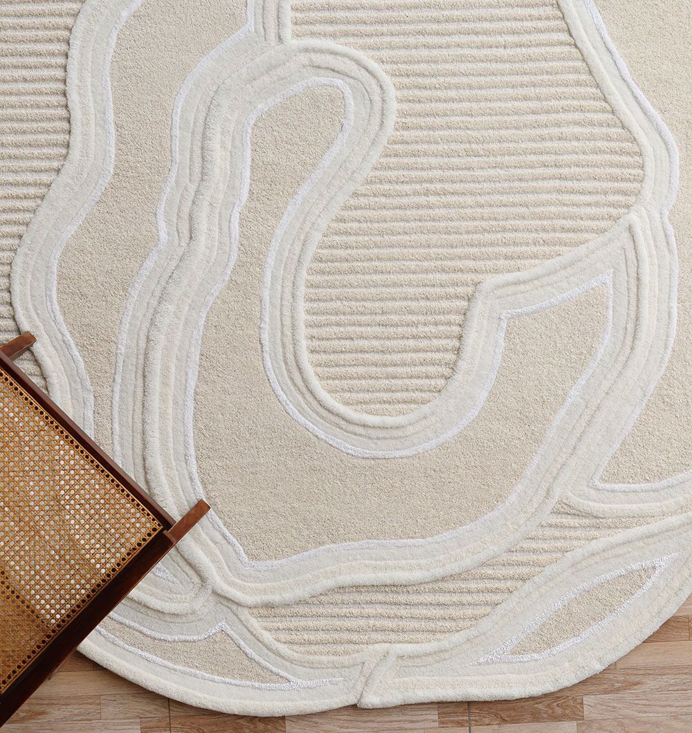 Carpets Dubai – Modern, Vintage, Silk & Home Carpet Collection Modern carpet for living room in Dubai with elegant design, durable finish, and soft texture for home décor.