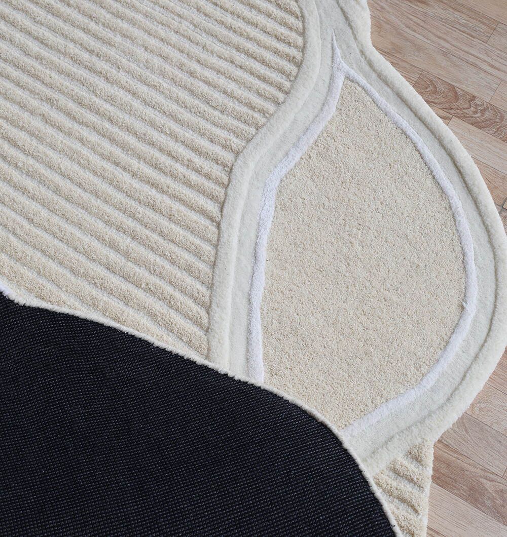Carpets Dubai – Modern, Vintage, Silk & Home Carpet Collection Modern carpet for living room in Dubai with elegant design, durable finish, and soft texture for home décor.