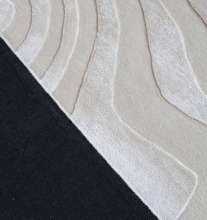 Stylish modern carpet for living room and bedroom, available in Dubai and UAE with options in silk carpets, runner rugs, and traditional rugs for sale.