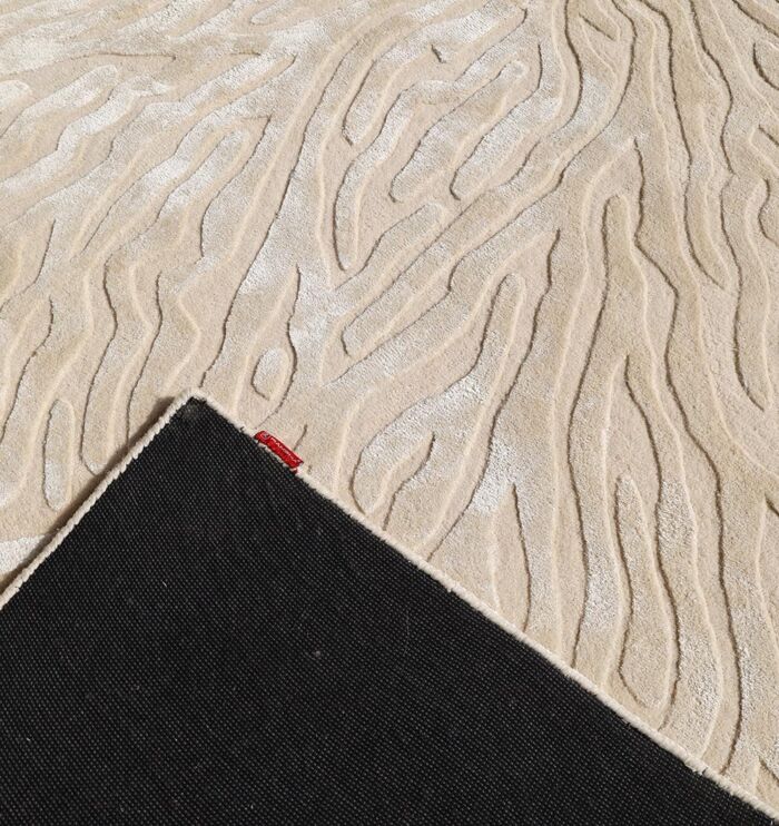 Modern carpet for living room and bedroom, available in Dubai and UAE with a wide collection of rugs and carpets including silk, tufted, and traditional styles.