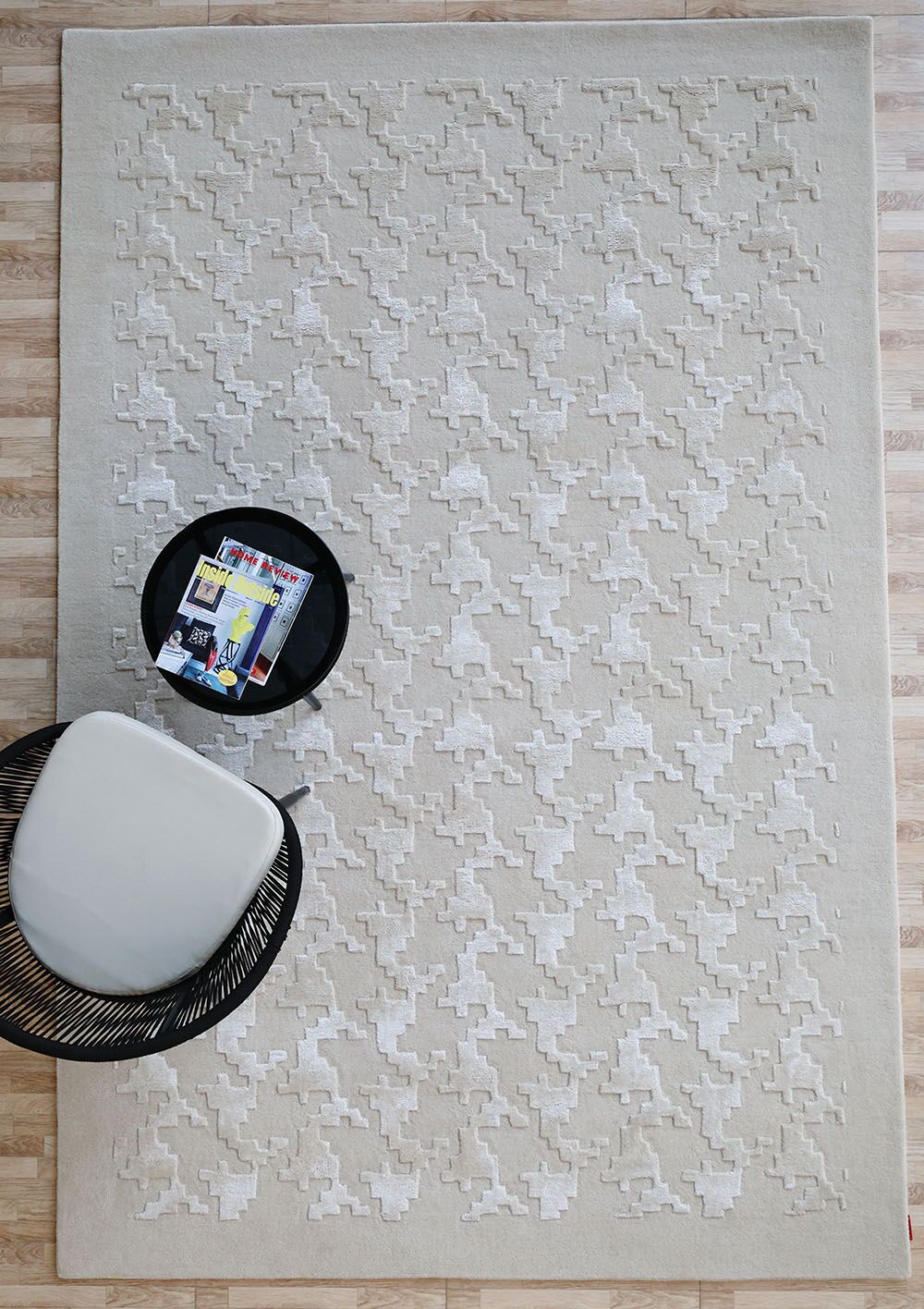 Carpets & Rugs Dubai – Modern Rugs, Silk Carpets, Tufted Rugs and Traditional Designs in UAE Modern carpet and rugs collection in Dubai, including silk carpets, tufted rugs, and traditional rugs for living room and bedroom décor.