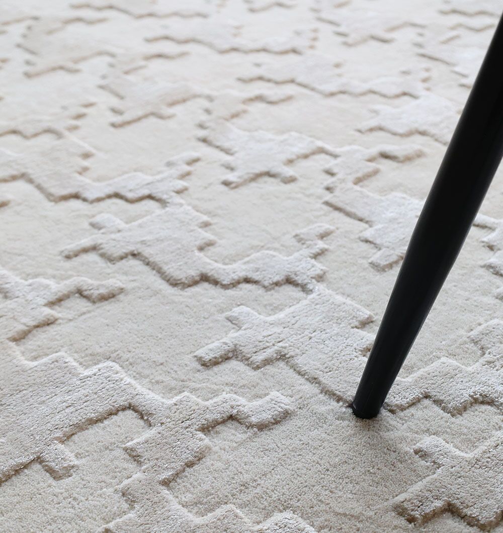 Carpets & Rugs Dubai – Modern Rugs, Silk Carpets, Tufted Rugs and Traditional Designs in UAE Modern carpet and rugs collection in Dubai, including silk carpets, tufted rugs, and traditional rugs for living room and bedroom décor.