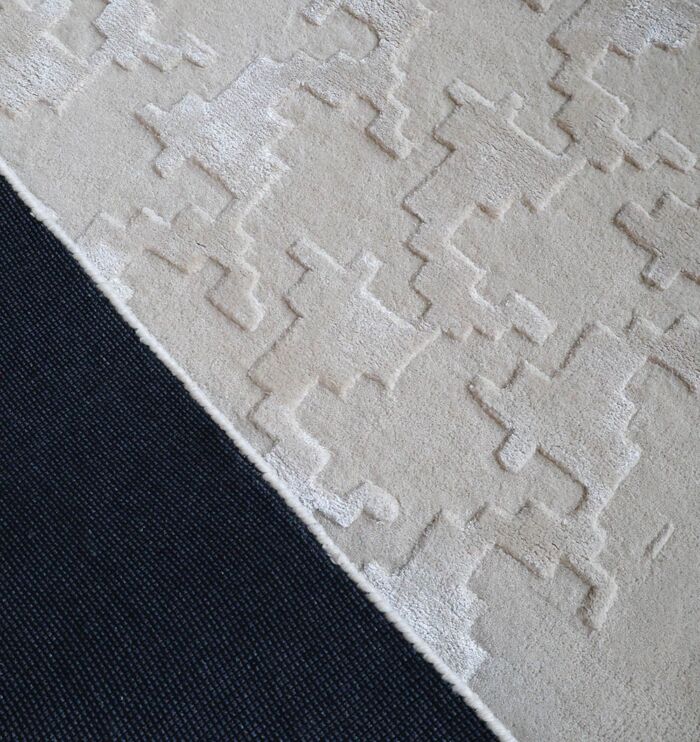 Modern carpet and rugs collection in Dubai, including silk carpets, tufted rugs, and traditional rugs for living room and bedroom décor.