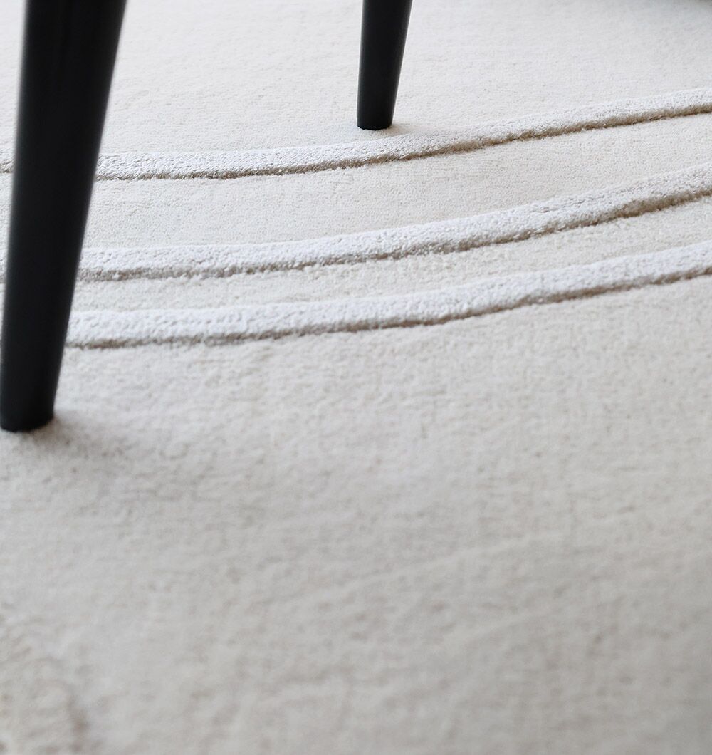 Carpets & Rugs Dubai – Modern Rugs, Silk Carpets, Tufted Rugs and Traditional Designs in UAE Modern carpet and rugs collection in Dubai, including silk carpets, tufted rugs, and traditional rugs for living room and bedroom décor.