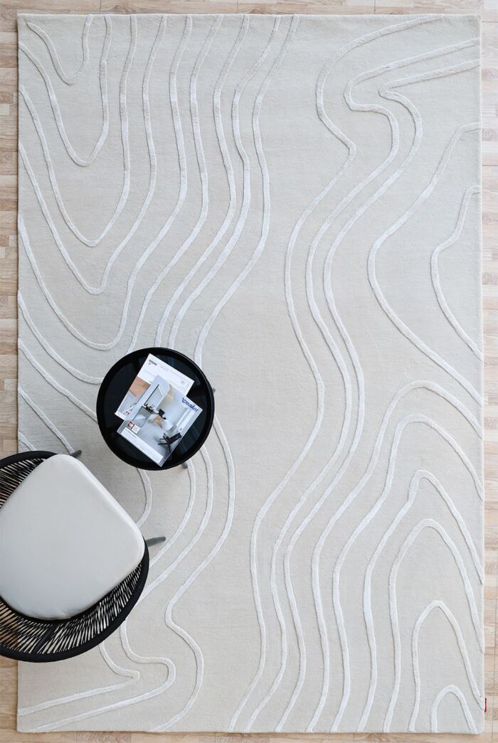 Modern carpet and rugs collection in Dubai, including silk carpets, tufted rugs, and traditional rugs for living room and bedroom décor.