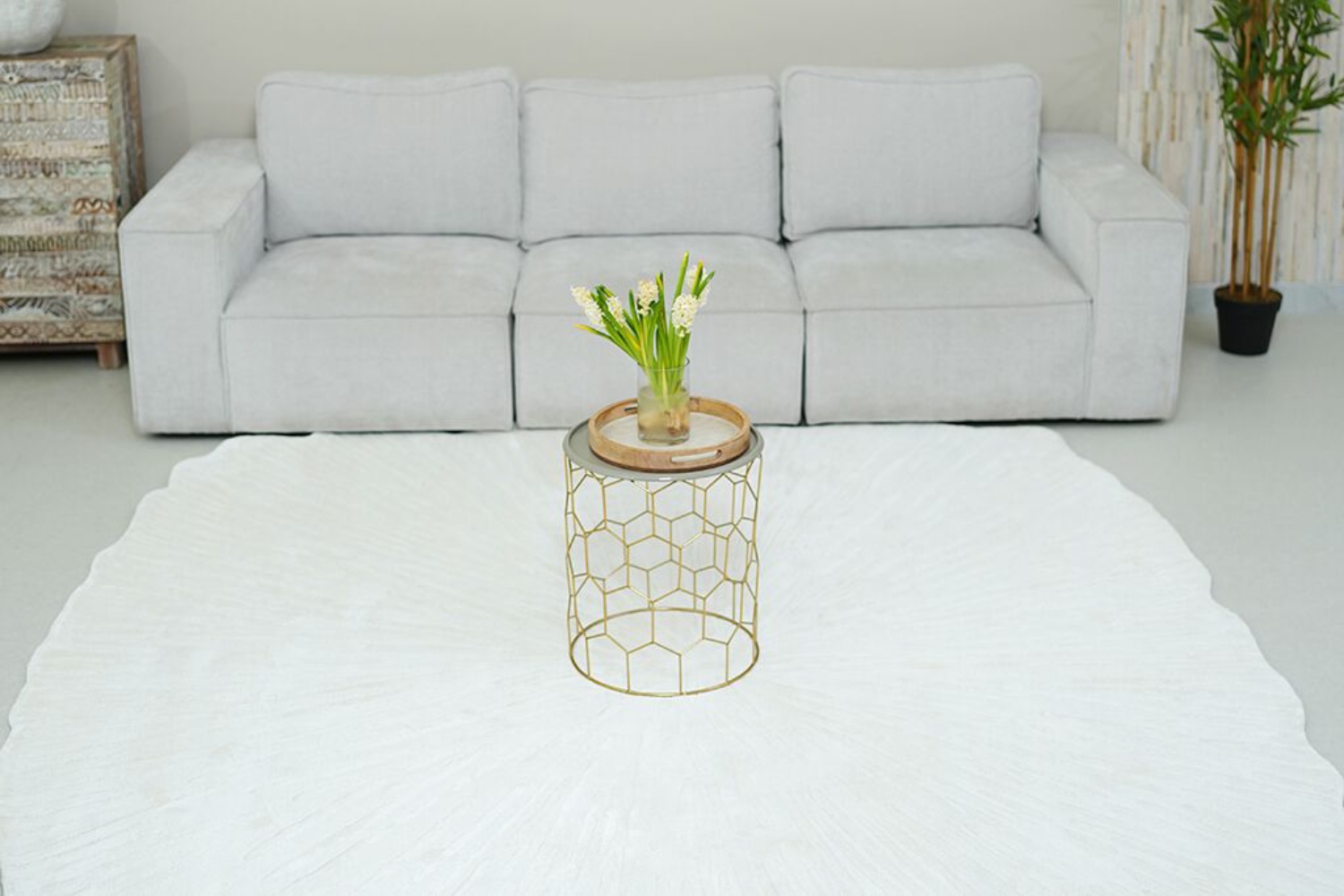 Handmade Dubai rugs – elegant living room carpet and bedroom rugs, best tufted designs in UAE.