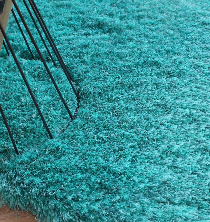 Soft and fluffy carpet for living room and bedroom, designed with modern carpet design and long-lasting comfort for home décor in Dubai.
