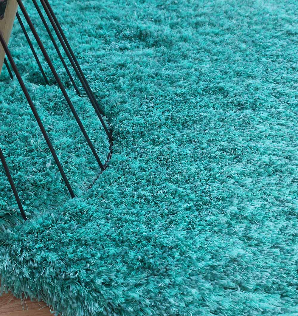 Fluffy Carpets Dubai – Modern, Vintage & Luxury Home Carpet Collection Soft and fluffy carpet for living room and bedroom, designed with modern carpet design and long-lasting comfort for home décor in Dubai.