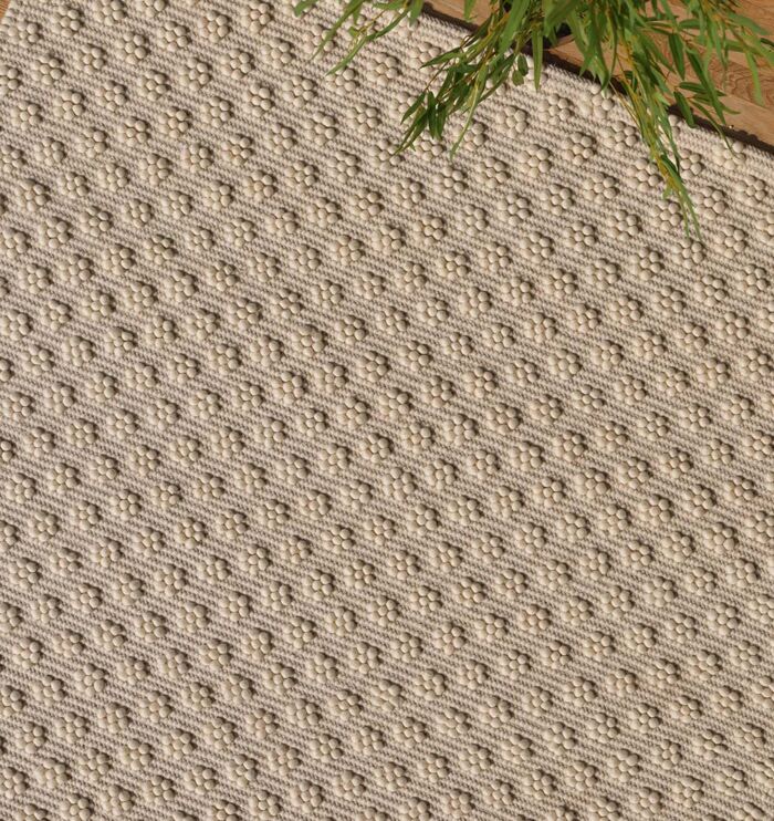 Stylish carpet for living room and bedroom, modern rugs and tufted rugs in Dubai and UAE for home décor.