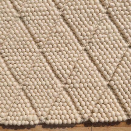 Modern carpet and rugs for living room and bedroom, available in Dubai and UAE with tufted and traditional rug designs.