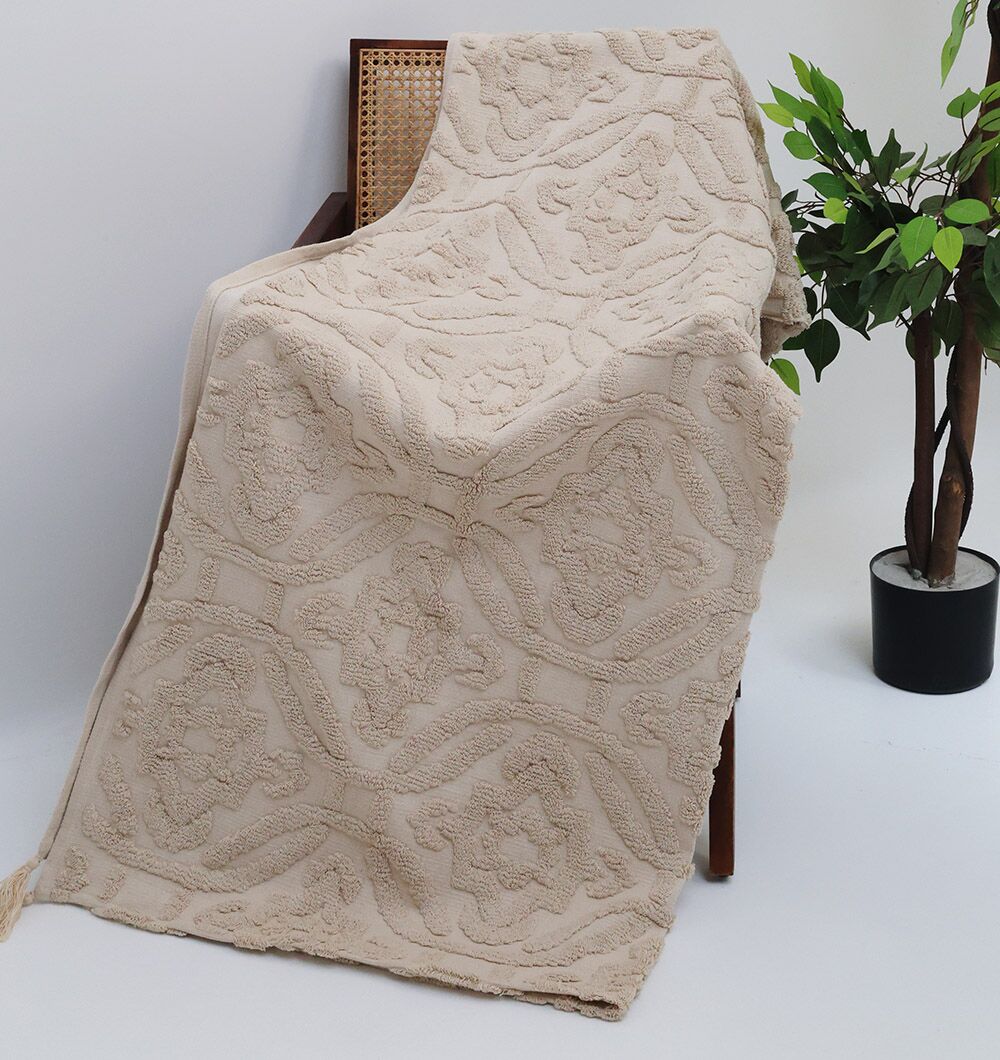 Sofa Throws & Throw Blankets – Stylish Bed Throws and Decorative Throw Pillows Cozy throw blankets and sofa throws with soft textures, perfect as bed throws and decorative throw pillows.