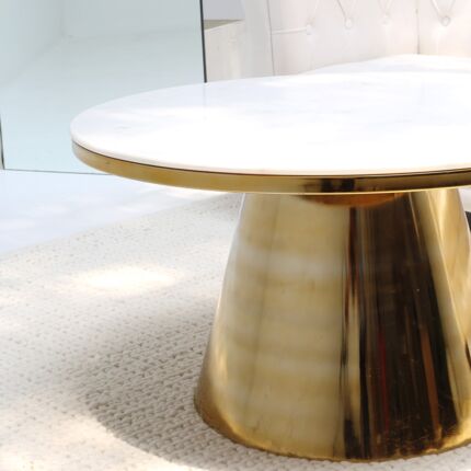 Modern luxury central table by Ramsha Home رمشا المنزل for elegant living room interiors