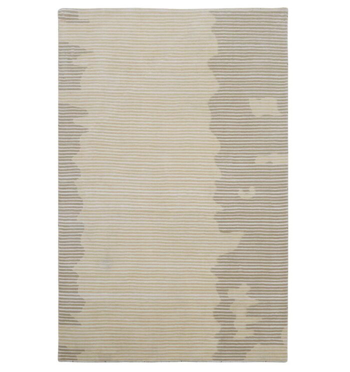 Luxury handmade rug Dubai – best tufted carpet for stylish living room and bedroom flooring.