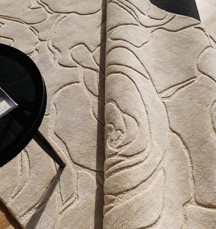 Handmade Dubai rugs – luxury living room carpet and bedroom rugs collection in UAE.