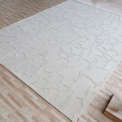 Handmade tufted carpet Dubai – stylish living room and bedroom rugs for modern flooring.