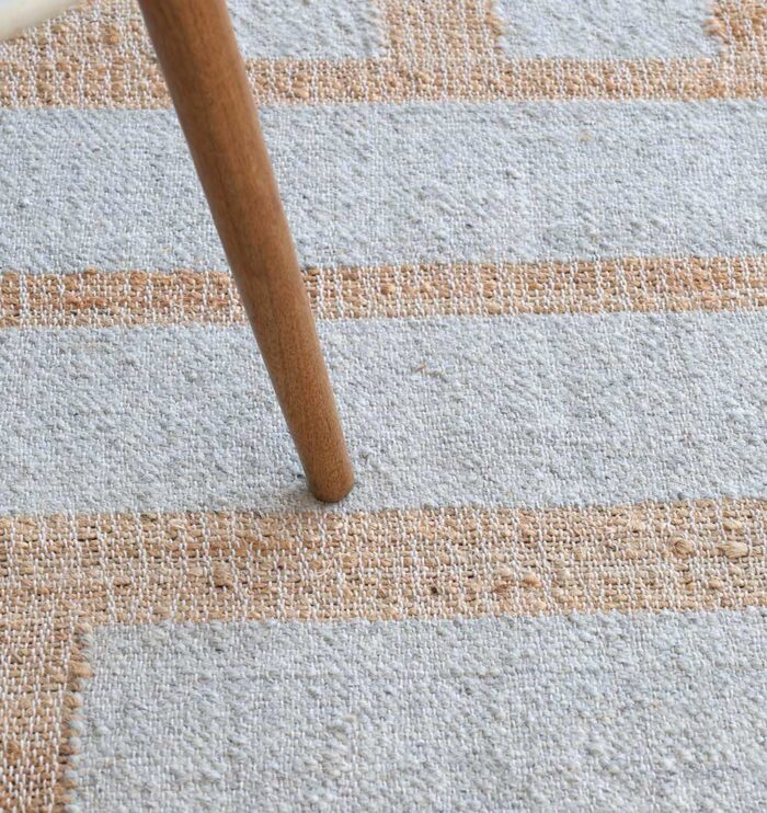 Luxury carpet and rugs collection in Dubai, including modern rugs, tufted rugs, silk carpets, and traditional rugs for living rooms and bedrooms.