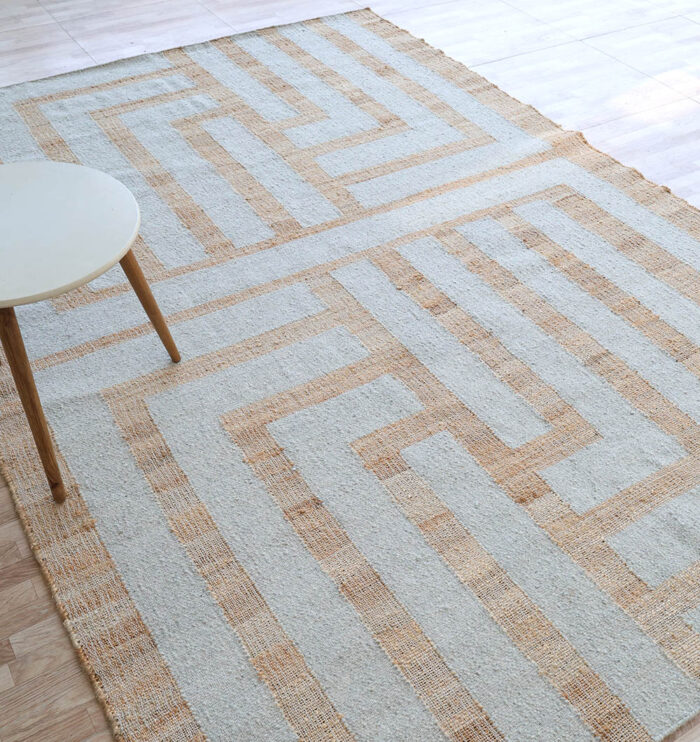 Luxury carpet and rugs collection in Dubai, including modern rugs, tufted rugs, silk carpets, and traditional rugs for living rooms and bedrooms.