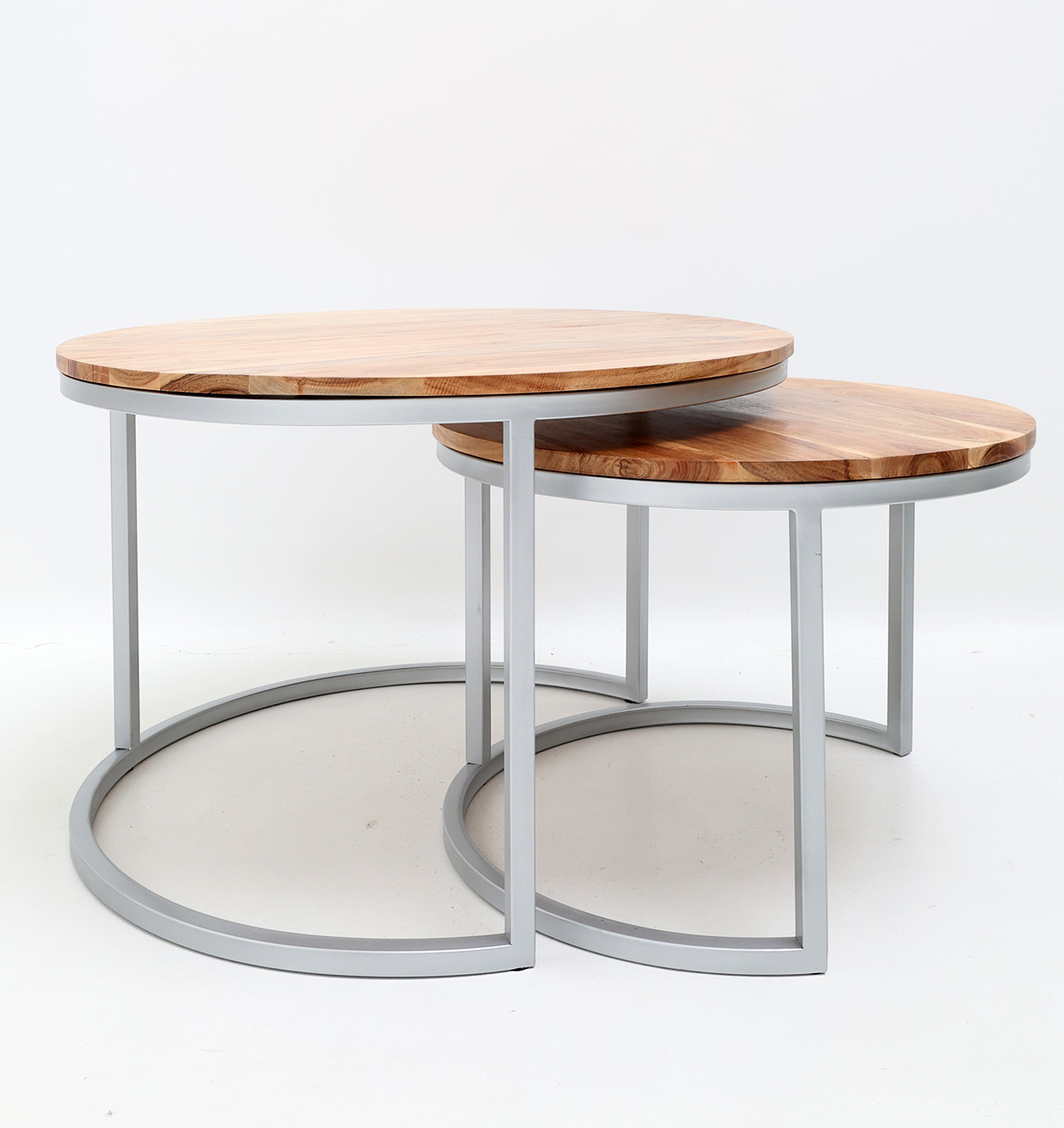Side View – Modern Nesting Coffee Tables with Wooden Top- GH-001 Upgrade your living room with a modern nesting coffee table set, crafted with a round wooden top and sleek silver metal frame for elegance and durability.