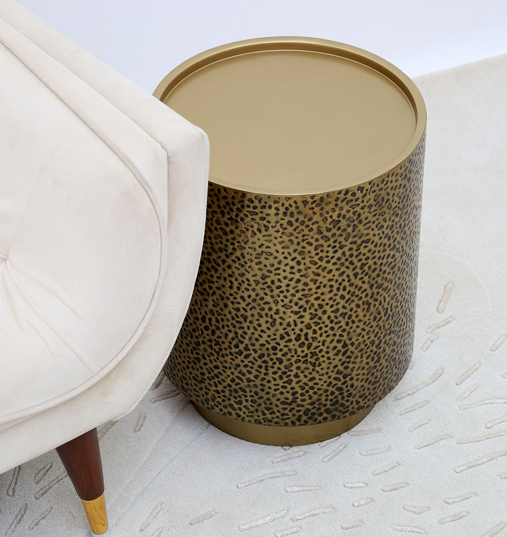 Inclined Top View – Luxury Iron Side Table GH-085 Inclined top view of luxury iron side table with golden brass antique finish GH-085
