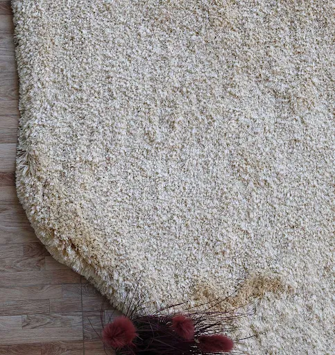 Shaggy Rug for Living Room SG 026 White shaggy rug in living room adding soft and cozy texture