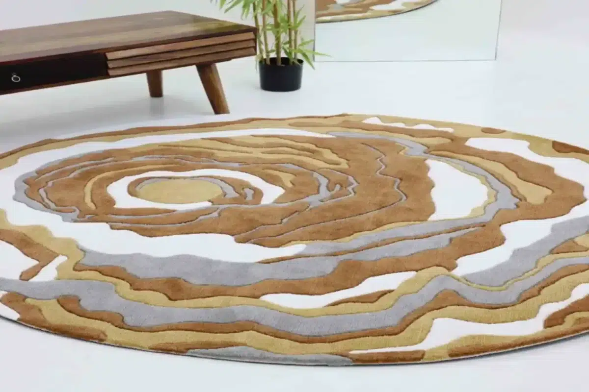 Kid-friendly round rug in nursery and playroom home décor