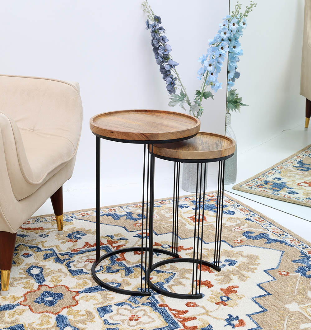 Set of 2 Wooden Nesting Side Tables – Round Solid Wood Tops with Black Iron Bases | Modern Industrial Style Set of 2 wooden nesting side tables with round solid wood tops and black iron bases – modern industrial design