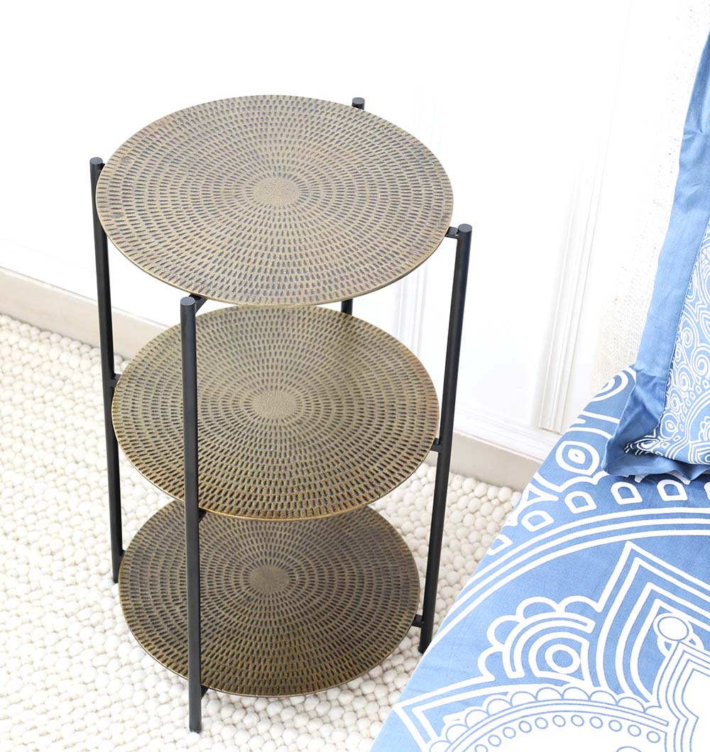 Modern Round Coffee Table – Solid Wood Top & Black Iron Base | Minimalist Industrial Design Round coffee table with solid wood top and black iron legs – modern industrial living room furniture