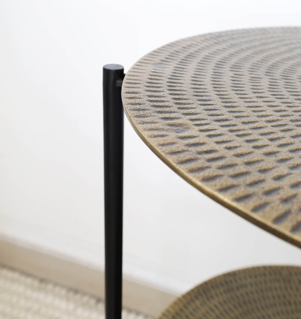 Close-Up View – Round Wooden Coffee Table with Natural Grain & Metal Base Close-up of round wooden coffee table surface with natural grain detail and black metal base